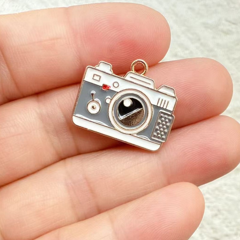 10 peças de pingente de câmera - Jewelry Making Videos avaliação e preço